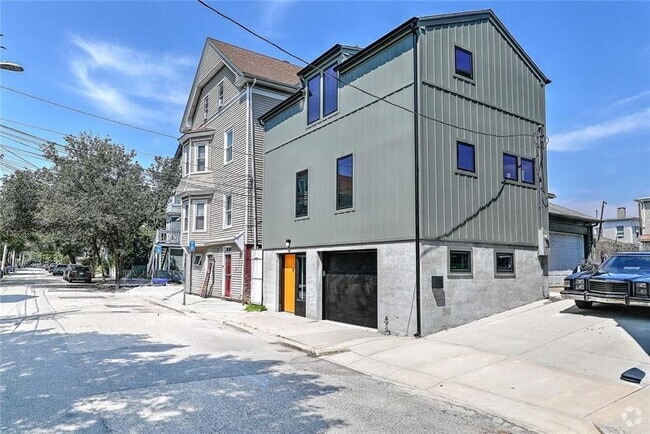 Building Photo - 37 Ring St Rental