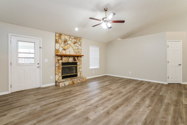 Photo - 3298 Deerfield Pointe Dr