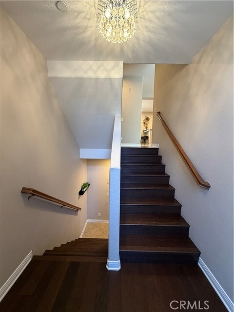 Photo - 615 W 1st St