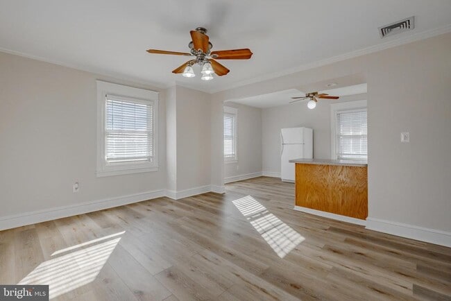 Photo - 1210 W Darby Rd