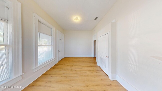Photo - 2324 Moncrief Rd