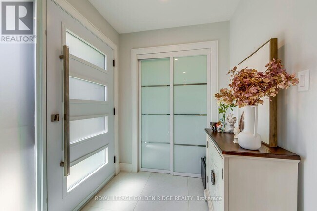 Photo - 2220 Elmhurst Ave