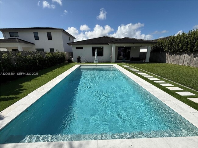 Building Photo - 2945 SE 3rd St