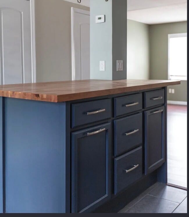 Kitchen Island - 3000 Golden Rd