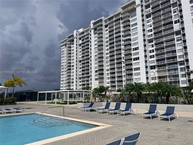 Building Photo - 18031 Biscayne Blvd Unit 201