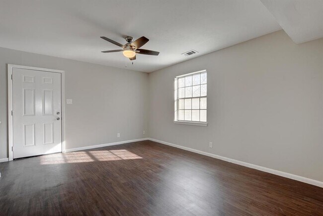 Photo - 303 W 40th St Unit 101