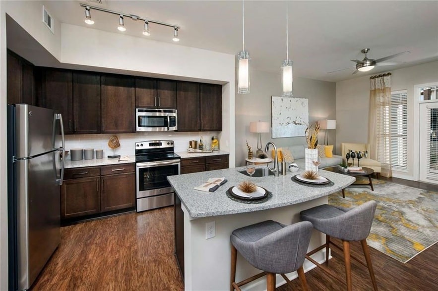 Photo - 400 Belmont Pl SE