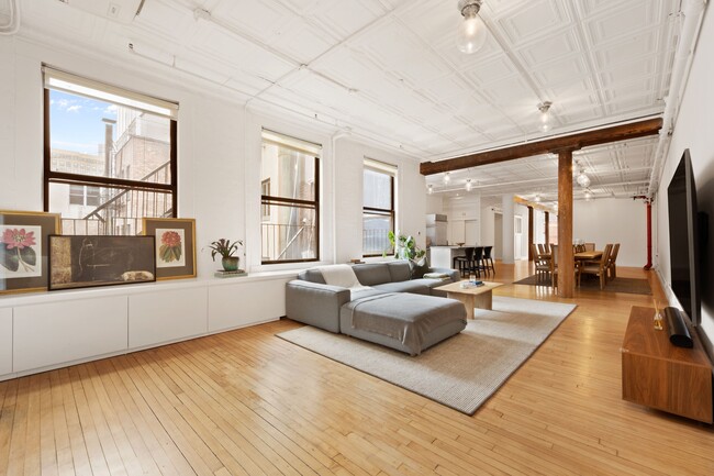 Building Photo - 5 White St Rental