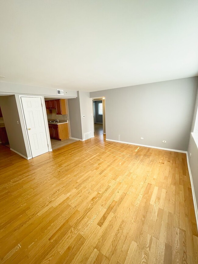 Photo - 10425 Natoma Ave Unidad 10