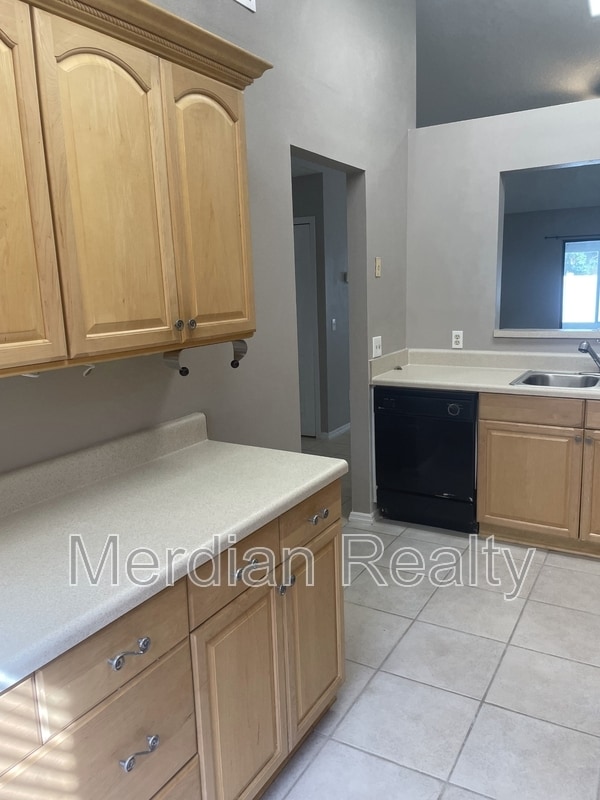 Photo - 223 Arbor Cir