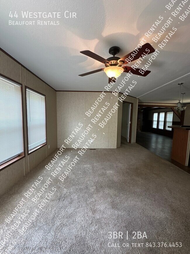 Photo - 44 Westgate Cir