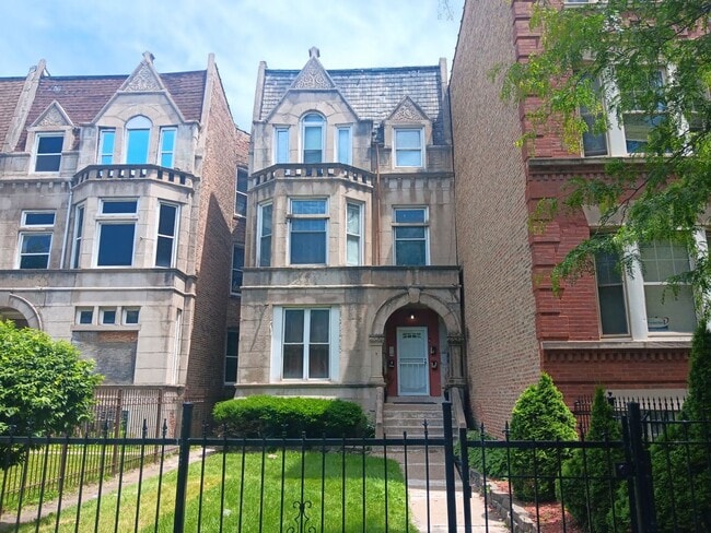 Building Photo - 5943 S Indiana Ave Unit 1