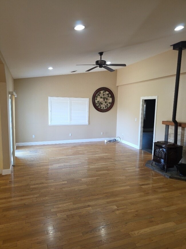 Photo - 4814 Iroquois Trail