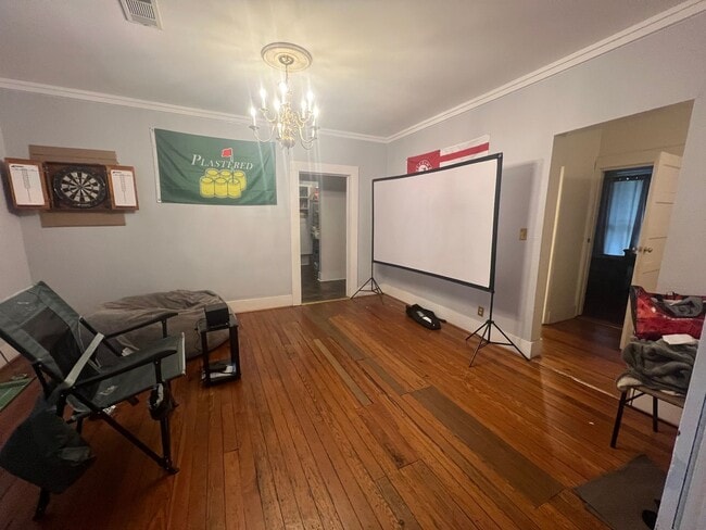 1606 3rd Ave