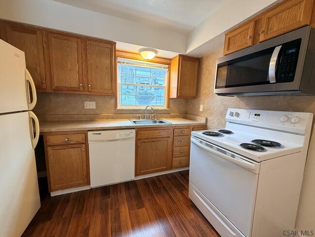 Photo - 406 Southmont Blvd