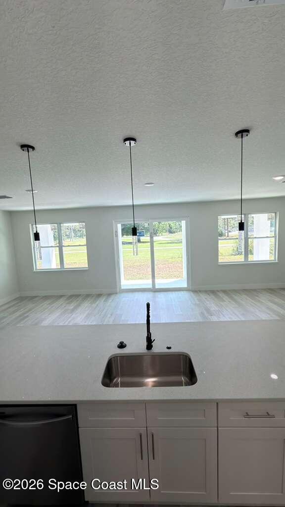 Photo - 1091 Wing Rd SW