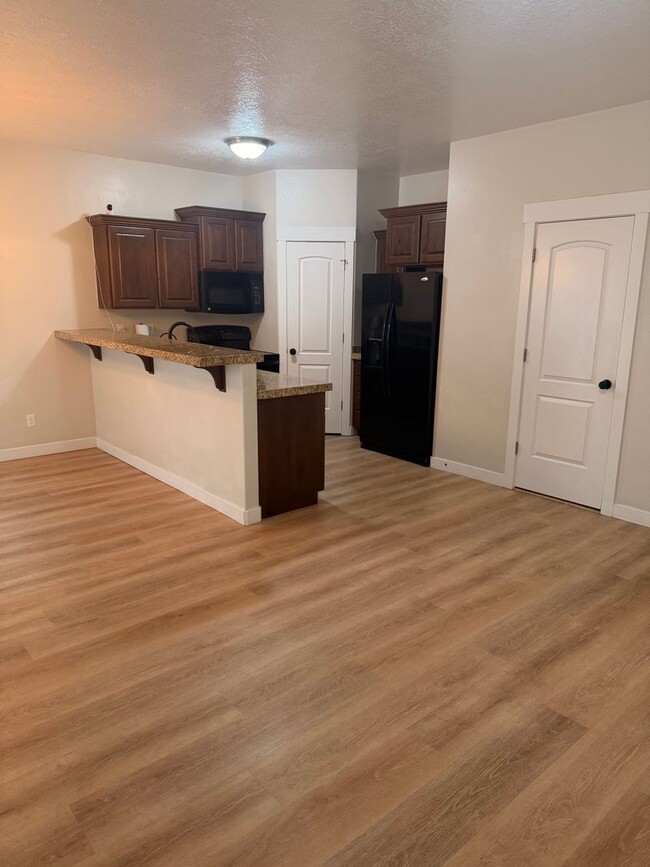 Photo - 371 S 790 W