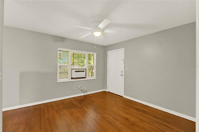 Photo - 1020 Alba Dr