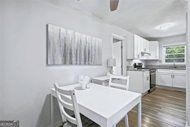 Photo - 2363 Beverly Ln