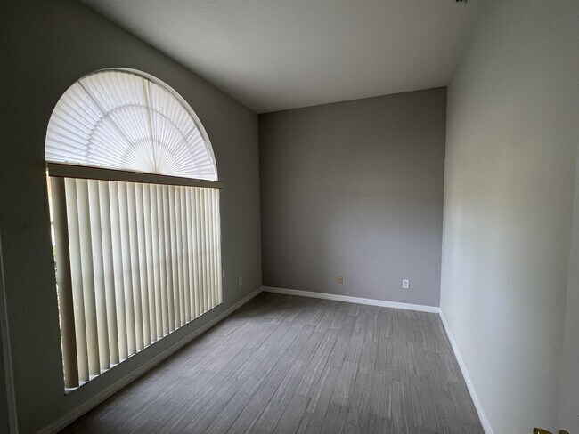 Photo - 874 Birkdale St