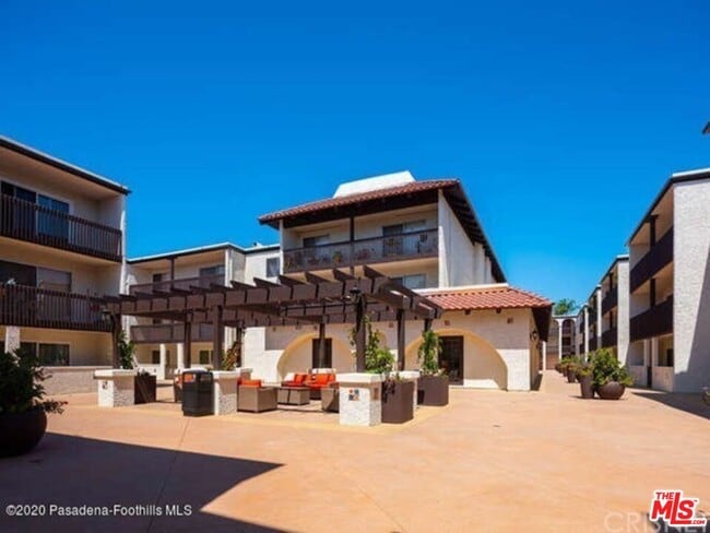 Photo - 5334 Lindley Ave Unidad 309