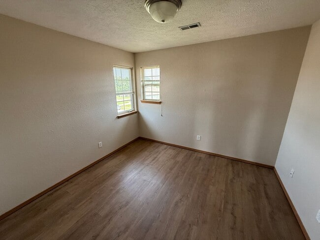 Photo - 3343 S Hillcrest Ave