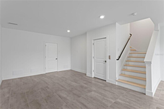 Photo - 90 Columbia Dr
