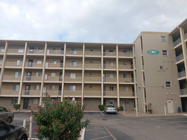 Building Photo - 3774 Lake Bayshore Dr Unit k518