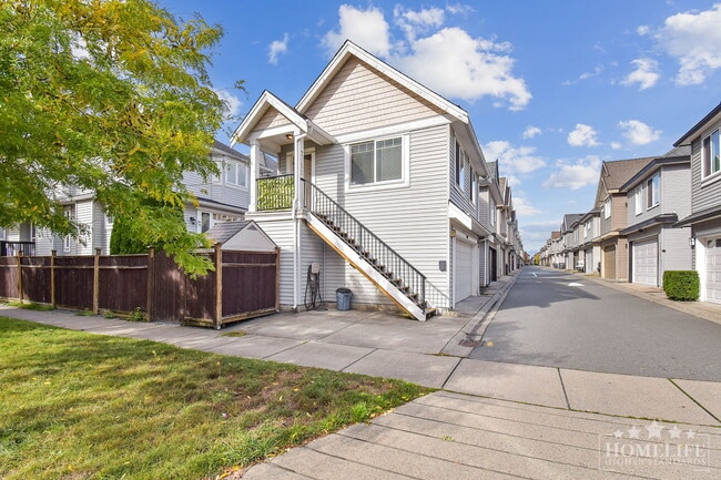 Building Photo - Cozy Clayton Coach Home for Rent - 1 Bed, ... Unit Coach House