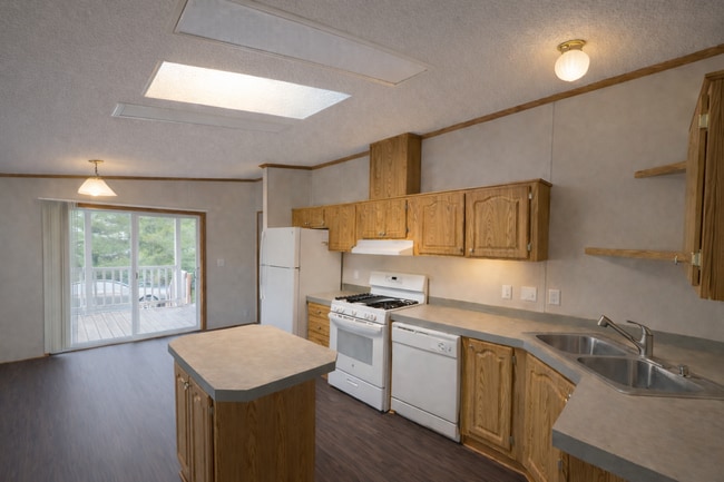 Photo - 307 Basket Branch