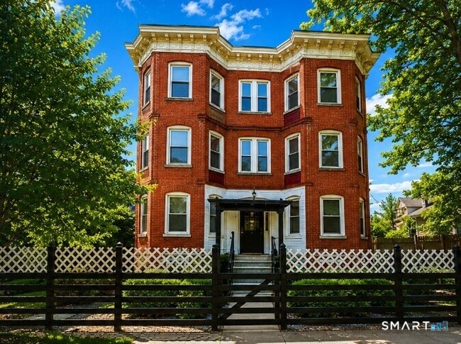 Building Photo - 37-39-39 Elliott St Unit 2R