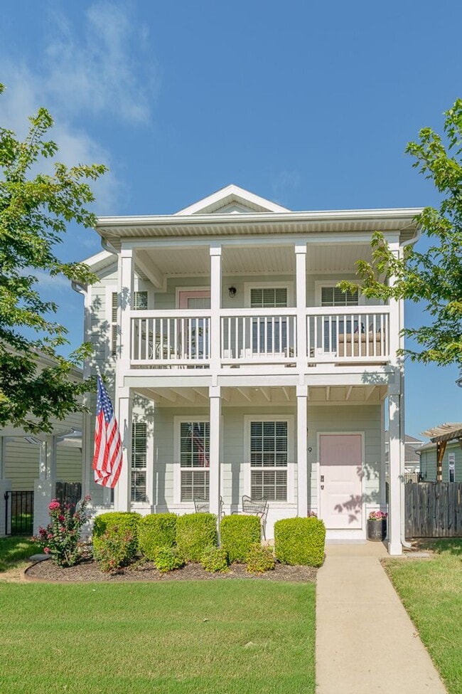 Building Photo - Beautiful 4 bedroom, 3.5 bathroom home in ...