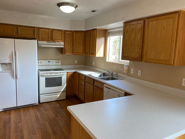 Photo - 2930 E 450 N