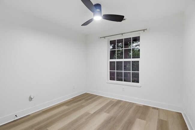 Photo - 526 Wilmore Rd
