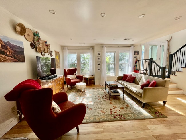 Photo - 82 Benthaven Pl