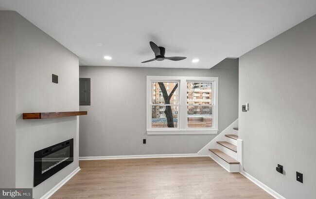 Photo - 1527 N Colonial Terrace