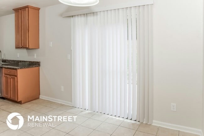 Photo - 174 Ranier St