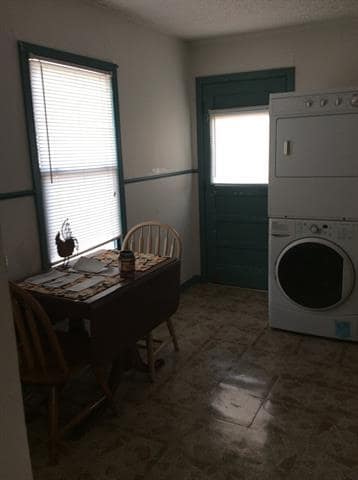 Photo - 741 S Crockett Dr