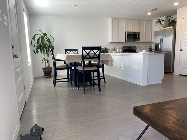 Photo - 252 Tugboat Annie Wy