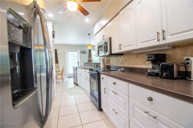 Building Photo - 77 Cardinal Dr Rental