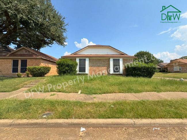 Building Photo - Charming Corner-Lot 2-Bedroom Home For Lease in Mesquite!