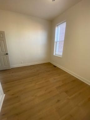 Photo - 3030 Chippewa St