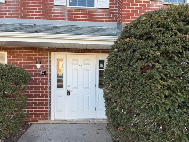 Building Photo - 50 Greenhouse Rd Unit 42A