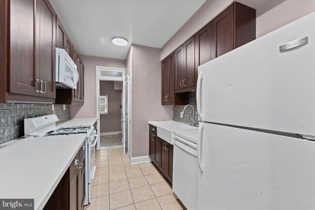 Photo - 1617 F St NE