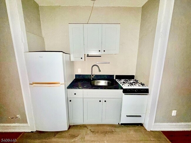 Photo - 17 Elwood Pl Unit 102