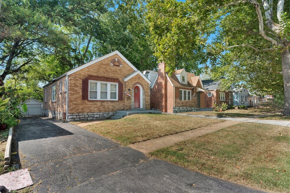 10063 Diamond Dr