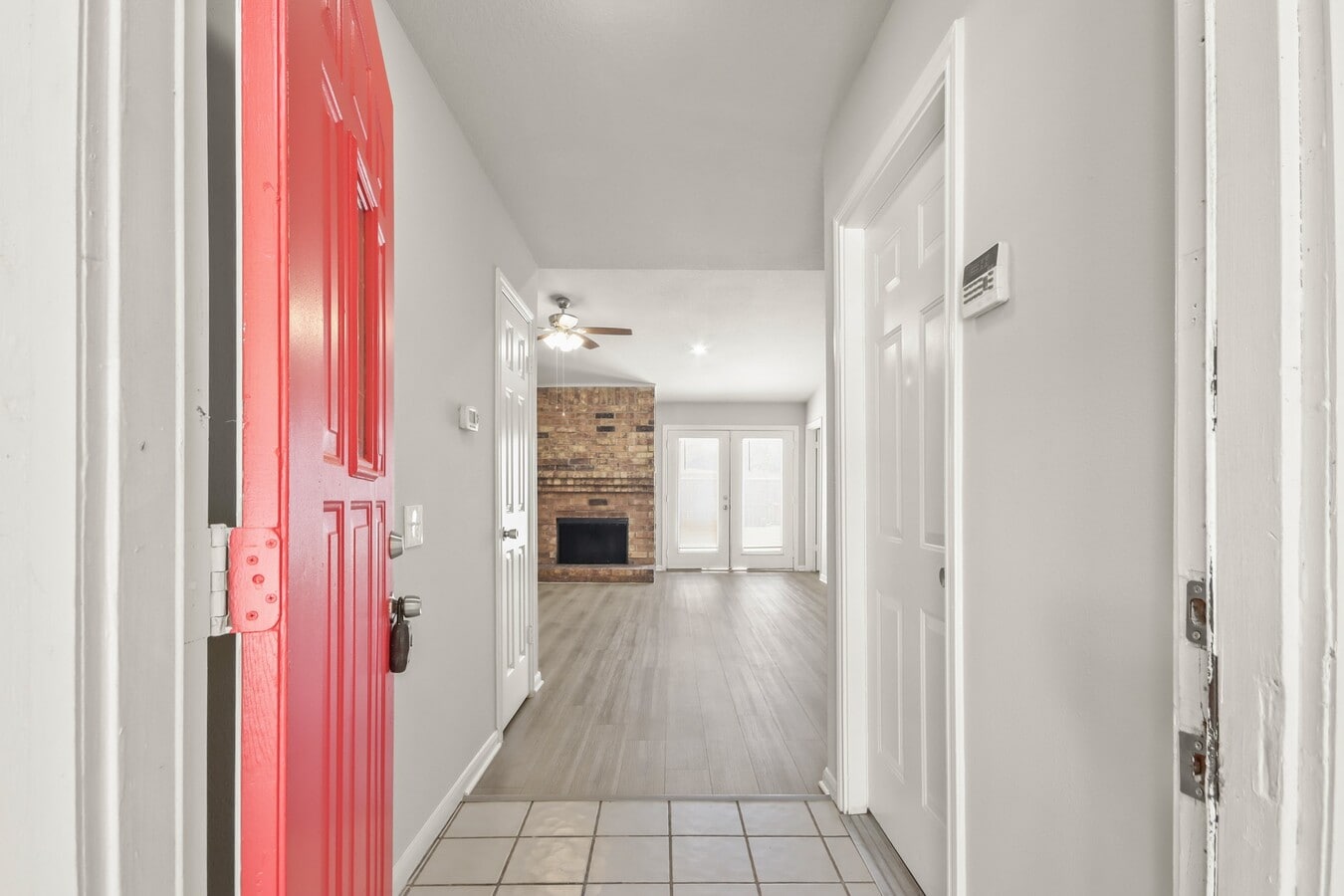 Photo - 18726 Droitwich Dr