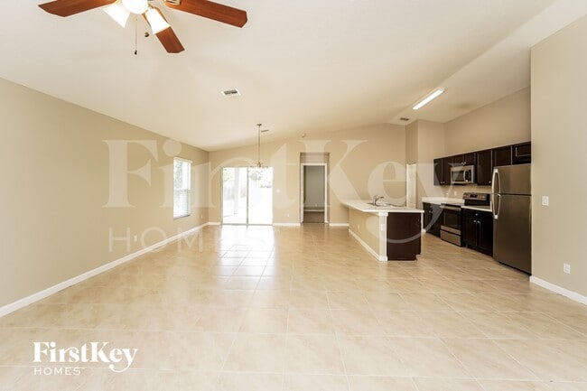 Photo - 283 SW Tulip Blvd