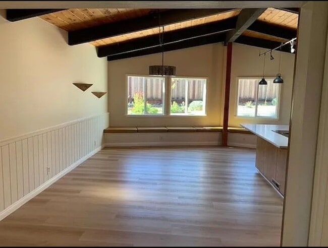 Photo - Beautiful 4 Bedroom Home in Santa Cruz