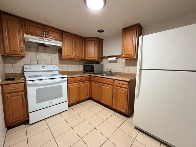 Photo - 1729 Moffett St Unit 17